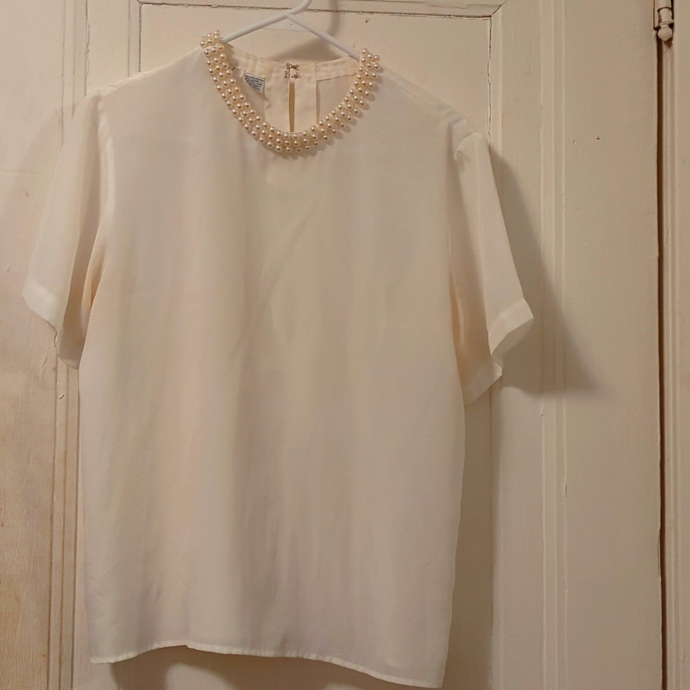 White polyester pearl necked top